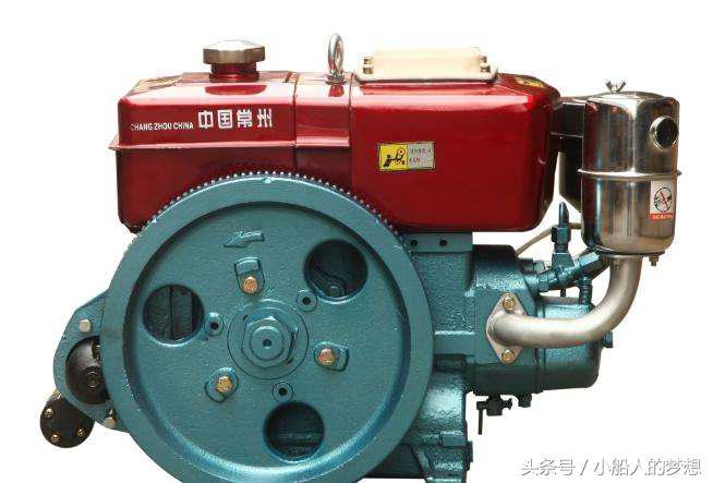 柴油机的飞轮是什么样的工作原理,柴油机上又重又大的飞轮的作用