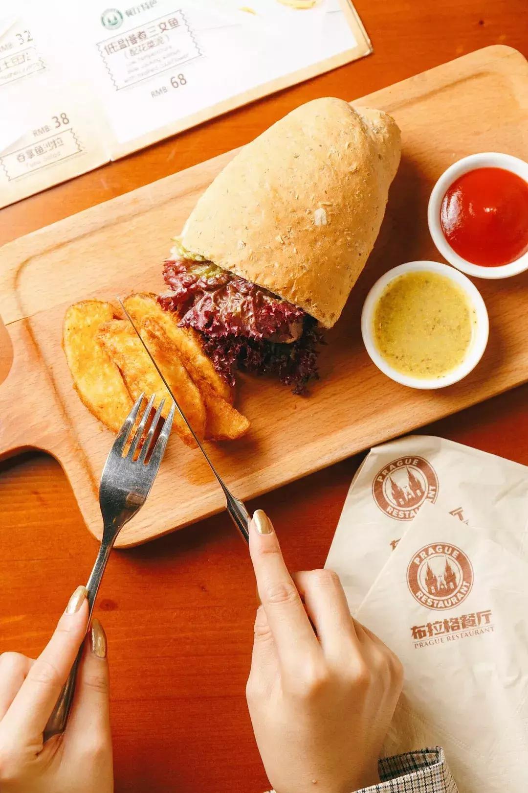 跨越7500公里，从布拉格到鲁能城，天津必去的“肉食主义联盟”!