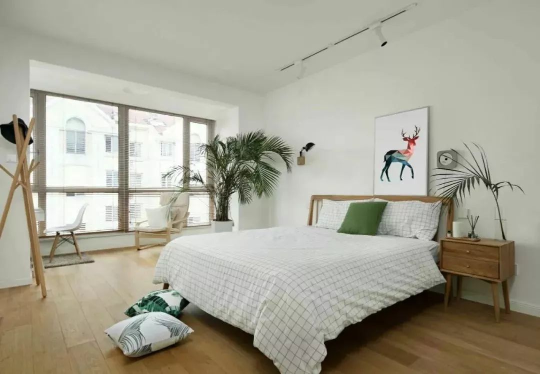 卧室装修窗户怎么装,客厅与卧室之间的窗户怎么装修