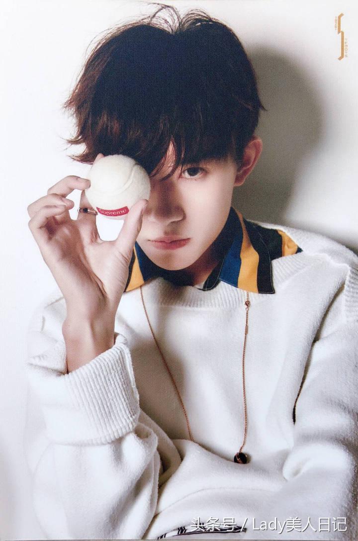 王俊凯芭莎封面,王俊凯近期穿搭