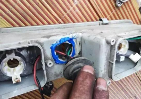 汽车大灯不亮原因及解决办法,汽车大灯不亮排除的方法步骤