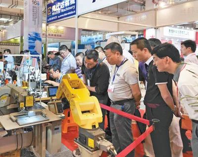 头版专版人民日报重磅报道晋江,人民日报晋江经验报道