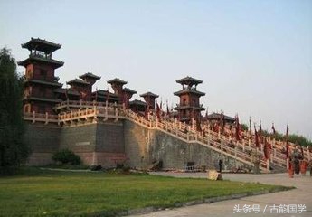 中国古代的亭台楼阁诗,描写亭台楼阁壮美最经典的诗句