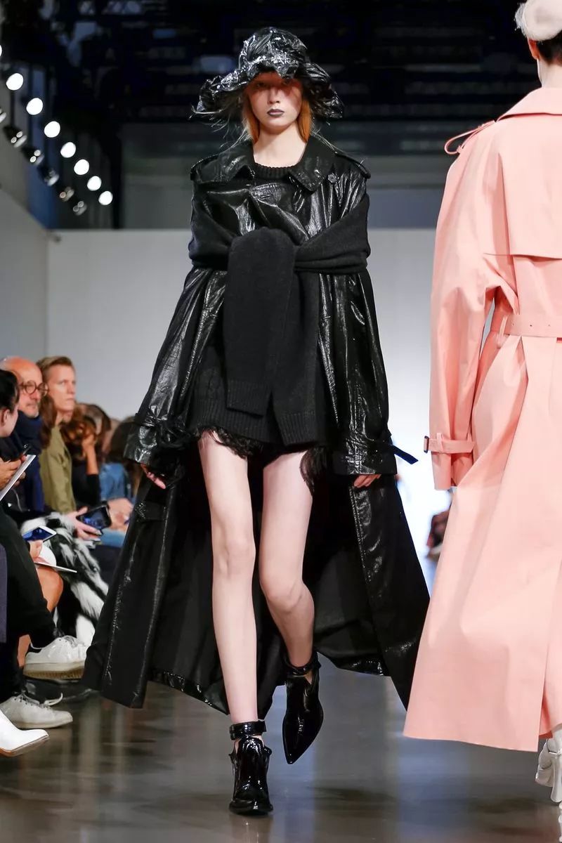 Chloé自由女神开启时尚乌托邦,MaisonMargiela鬼才升级!