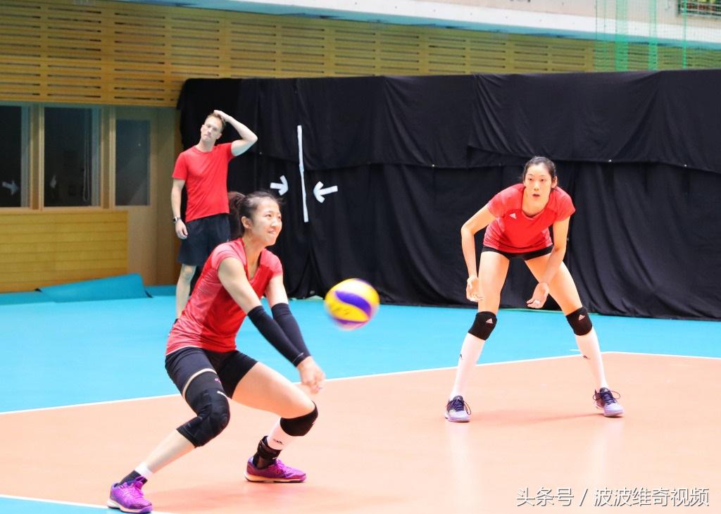 郎平惠若琪魏秋月同框观赛,女排首战告负郎平透露朱婷伤情