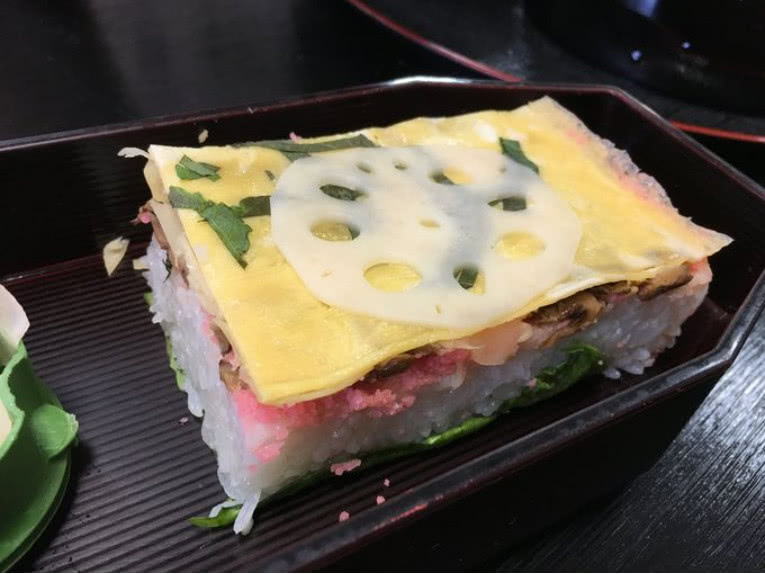 吃了会前程似锦？心诚则灵！品尝日本山口县的新岩国名产：莲根面