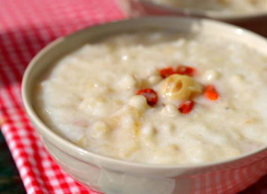 宝宝1岁多，不喝母乳了，也不喝奶，只吃三餐和水果可以吗？