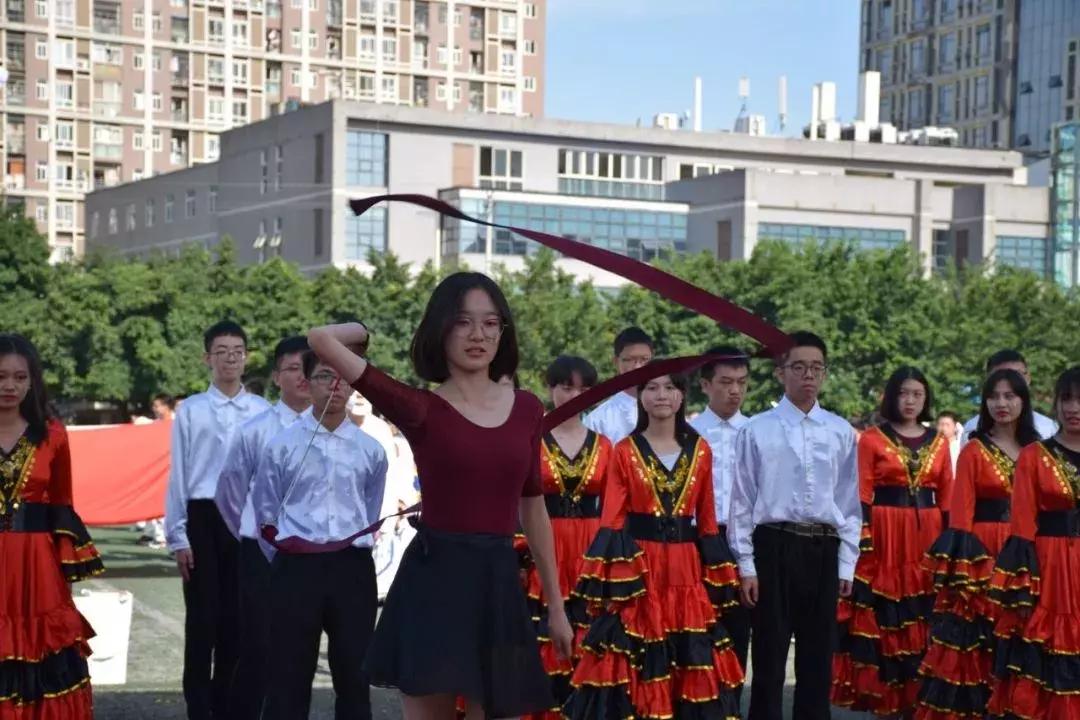 巧绘世界缩影，畅舞运动激情，科中第十届体育文化节盛大开幕