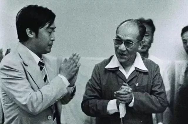 师胜杰砸挂郭德纲笑傲江湖,师胜杰笑傲江湖完整版