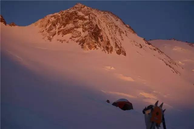 刚刚！罗静成功登顶希夏邦马峰，完成十四座