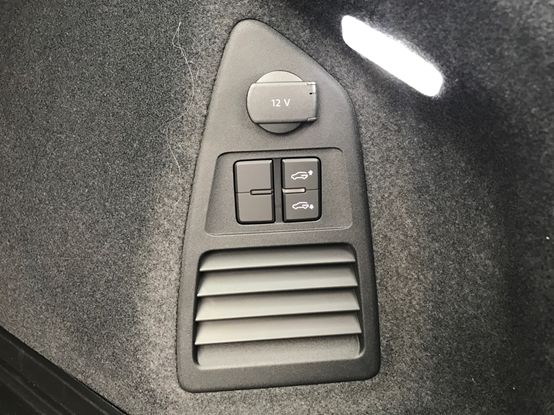 与奥迪q7同平台的大众suv,全新一代途锐即将北京首发高清