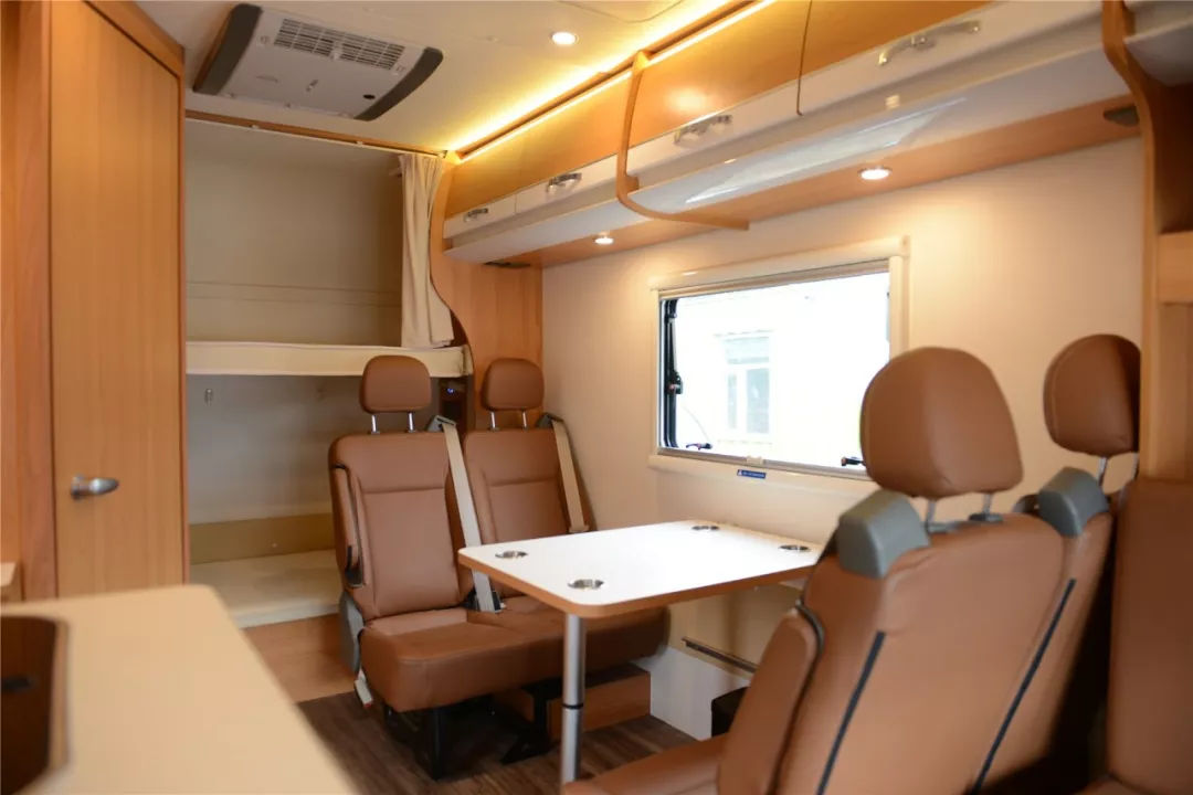 皮卡房车出租一个月多少钱 (房车出租价格多少钱一天)