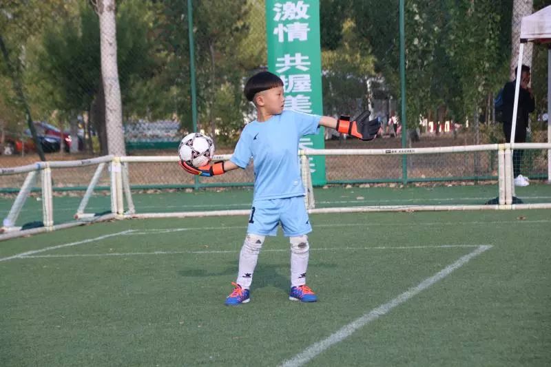 2018年中国足协全国娃娃足球宣传月活动暨“通辽市幼儿园足球超级联赛”欢乐开赛