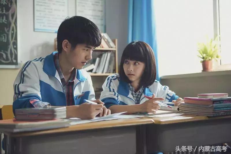 我喜欢上了班里的一个女生,我喜欢上我班上的女同学怎么办