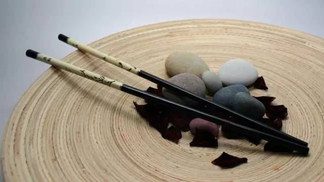 筷子的九大禁忌给家人看看,筷子九种忌法