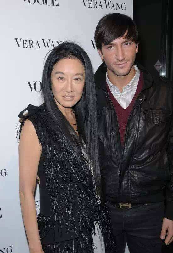 体坛男神与大36岁华裔女富豪热恋，住女方豪宅内，相恋6年仍恩爱