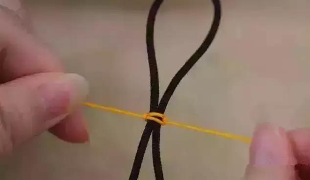 蜜蜡文玩手串绳子双股打结方法,文玩核桃手串单线打结方法