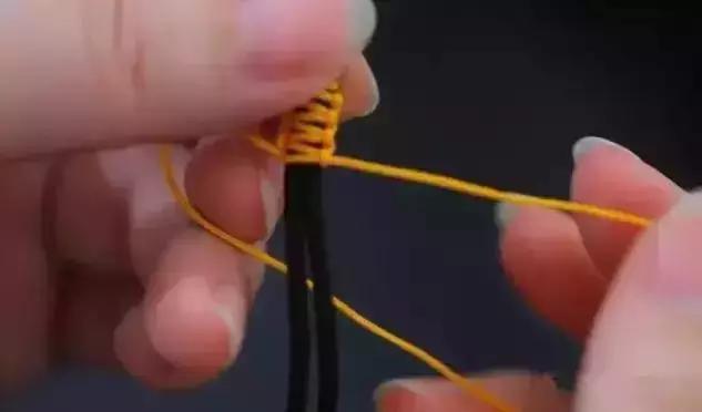 蜜蜡文玩手串绳子双股打结方法,文玩核桃手串单线打结方法
