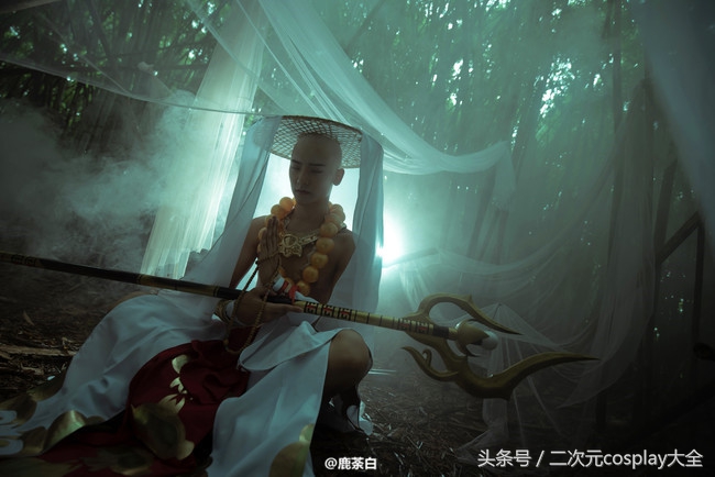 剑侠情缘网络版叁少林cos，温柔俊美，我居然有了种心动的感觉