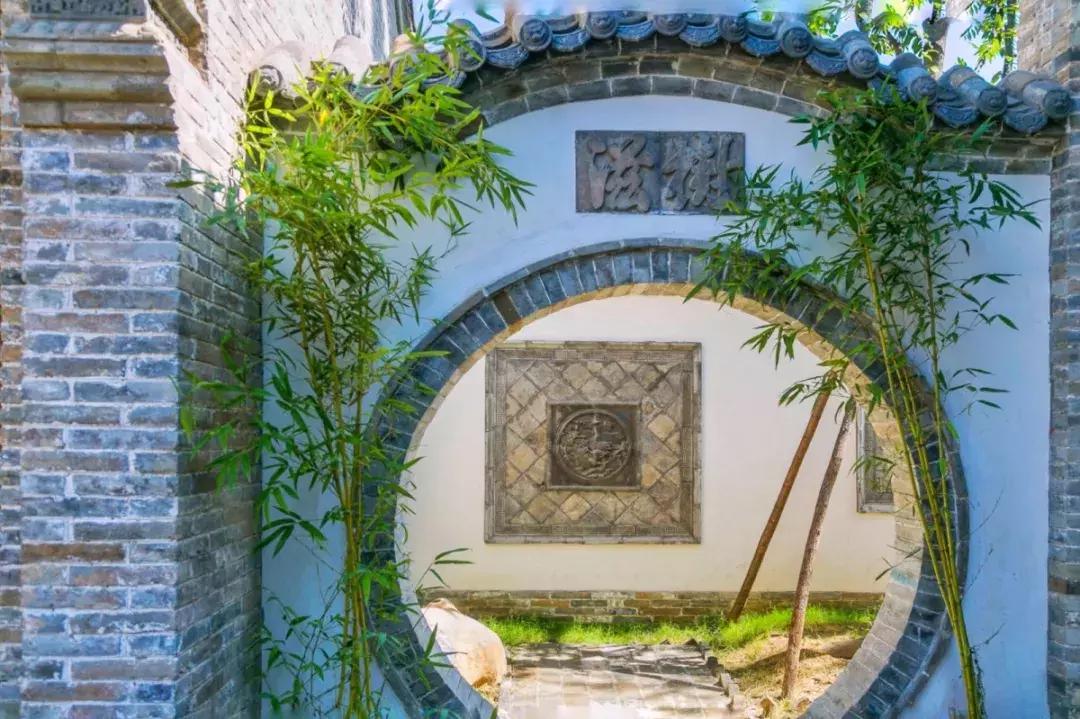 郑州足球小镇2019,郑州足球小镇有真草足球场吗