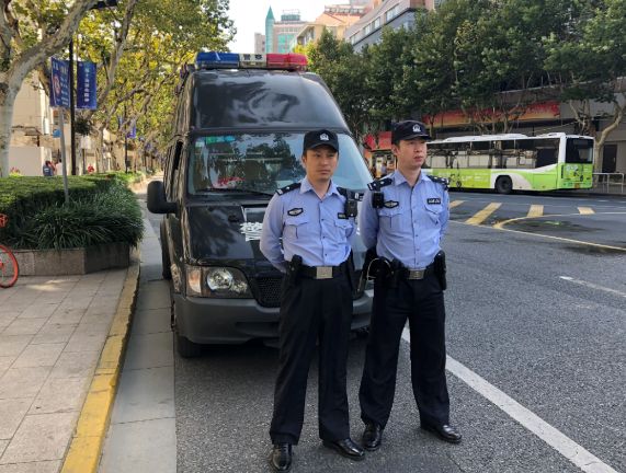 迎国庆为祖国母亲庆生,国庆我在岗用坚守致敬祖国