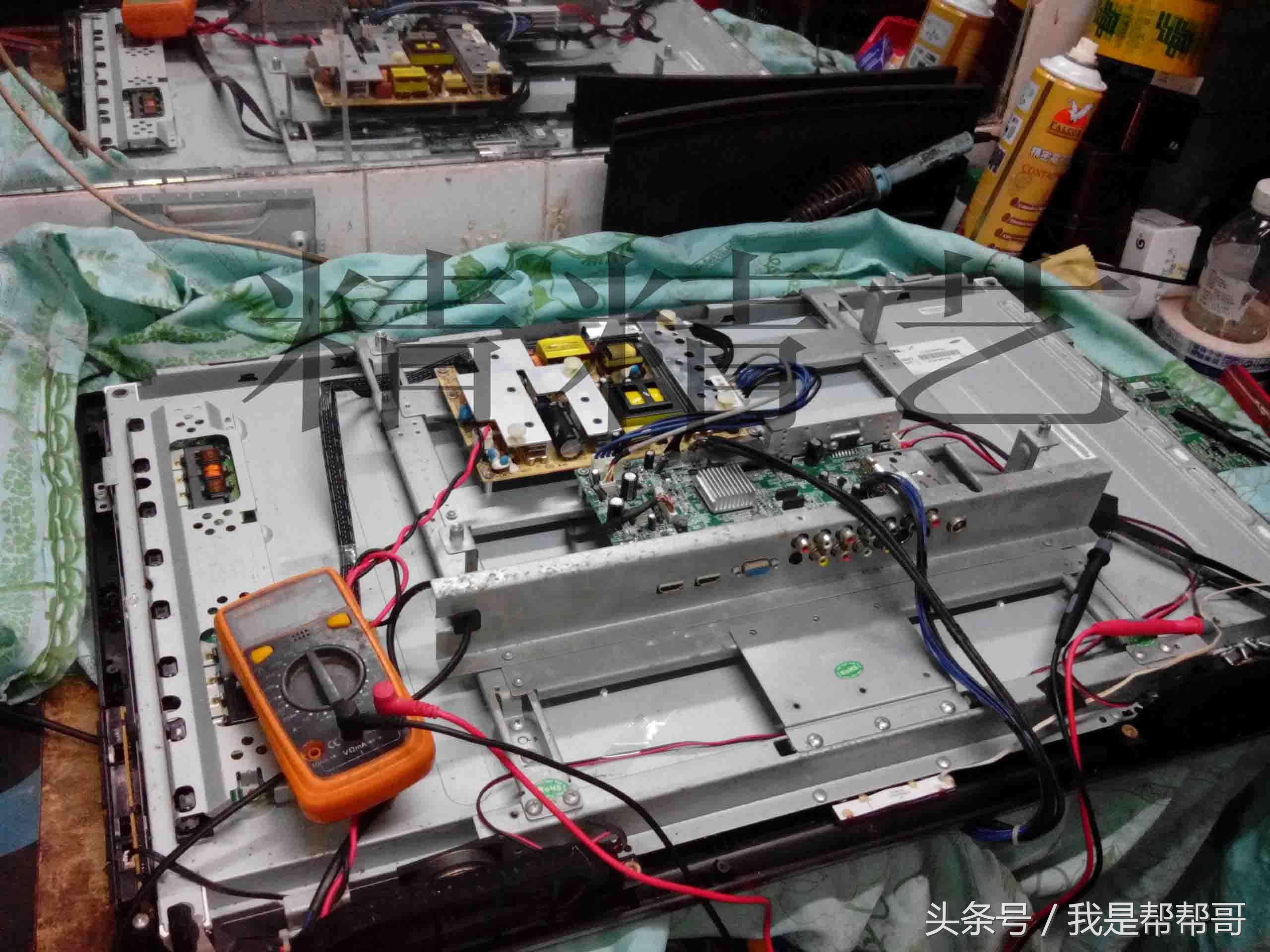 怎样测量液晶电视灯条供电故障,创维50e500e电视背光灯闪烁故障