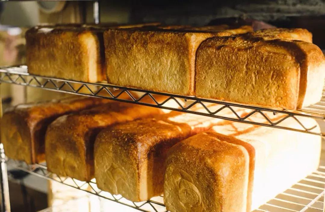 石窑面包店内实拍视频,天然酵母的石窑面包店