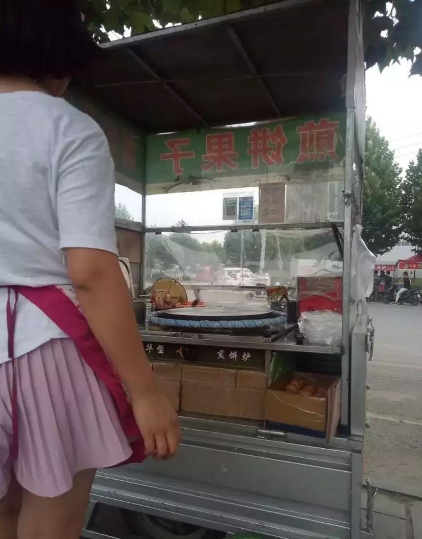 路边摊小吃究竟有多脏你真的了解,街边小吃摊脏不脏