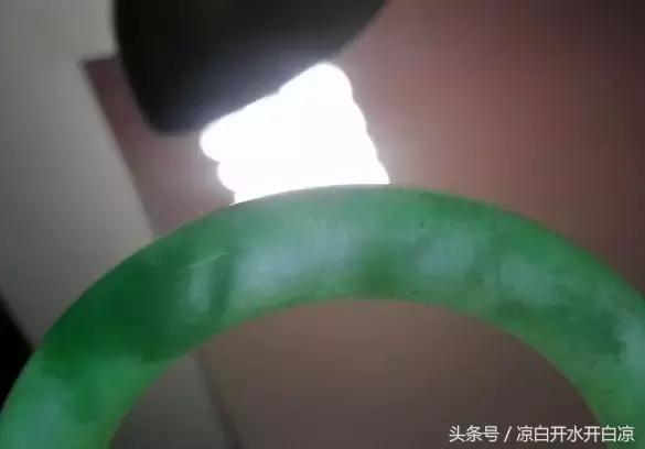 出门旅游请小心严防这些骗人把戏,警方提示出门旅游注意个人物品