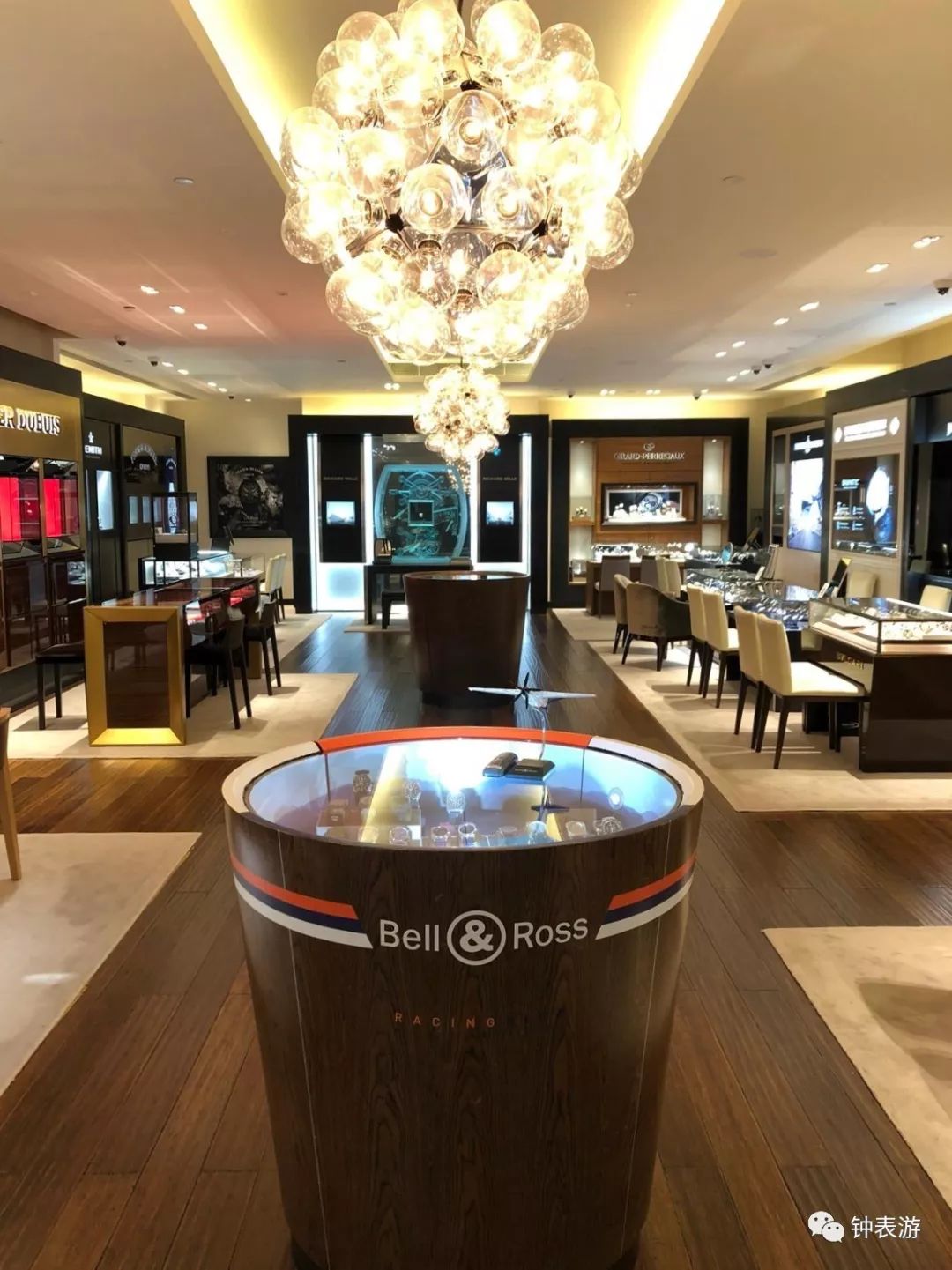 香港哪里买腕表便宜正品,香港卡地亚手表专卖店在哪