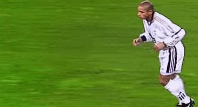 世界足坛十大重炮手,c罗卡洛斯重炮踢破球门