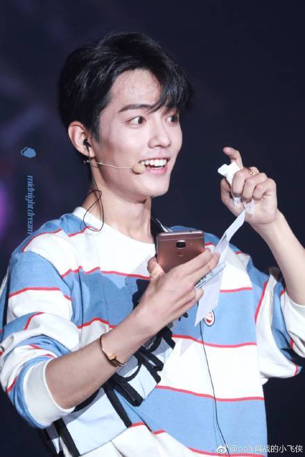 有哪些明星给肖战送30岁生日祝福,肖战给王一博送生日祝福