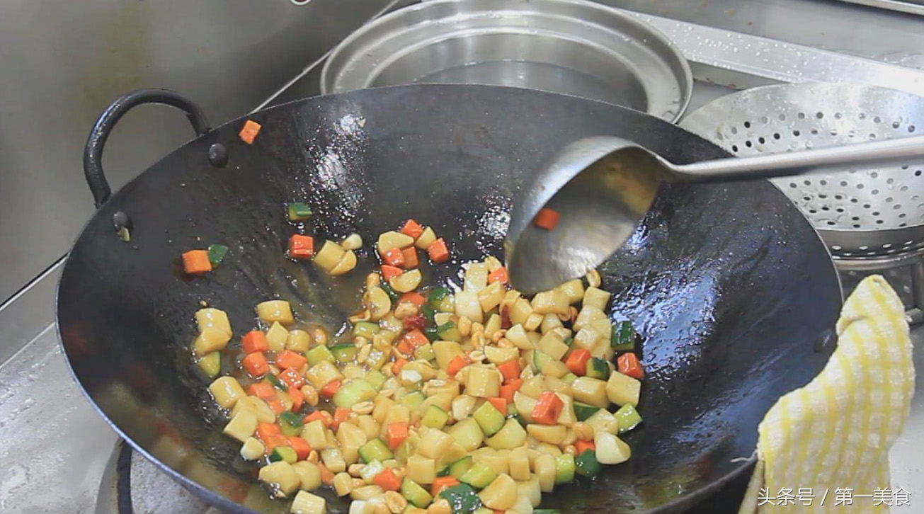 大厨教你山药怎么做才好吃,山药片怎么晒干不发黑的技巧