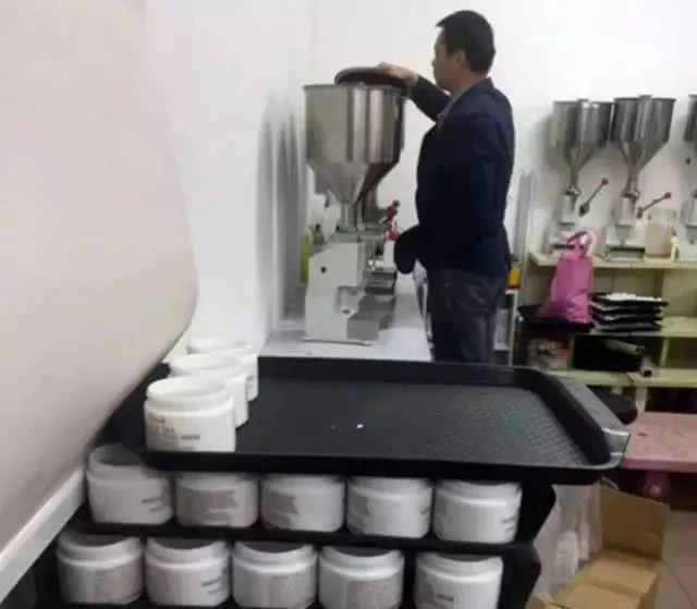 网红直播带货造假背后暴露的问题,8000万粉丝的网红直播卖假货