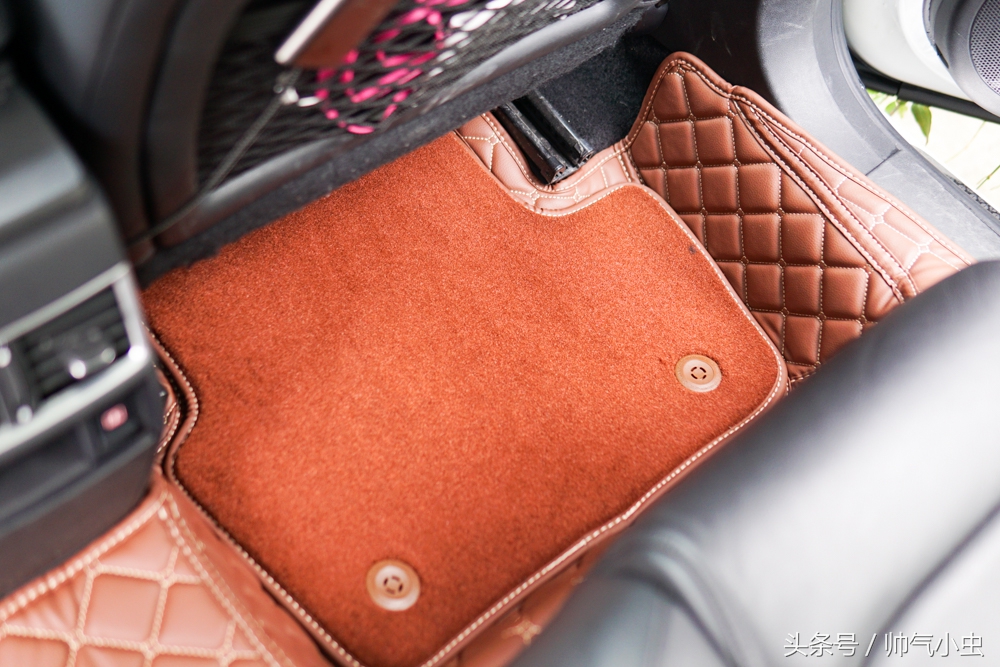 「米车众测」迈未全包围地垫测评：复刻原车结构，双层可拆卸设计