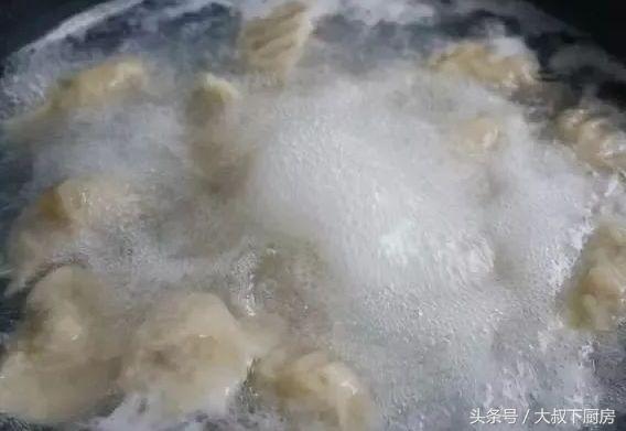 大叔包馅饼,鲜肉茴香馅饺子薄皮大馅真香