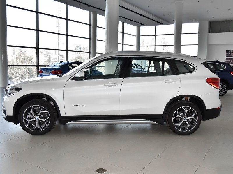 华晨宝马x1提车作业,2022款宝马x1车主提车