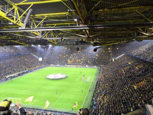 威斯特伦法球场魔鬼看台,魔鬼主场看球