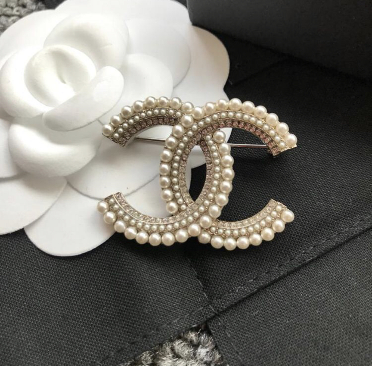 月入3000，买高仿包的女孩，你离真正的名牌差的不只LOGO