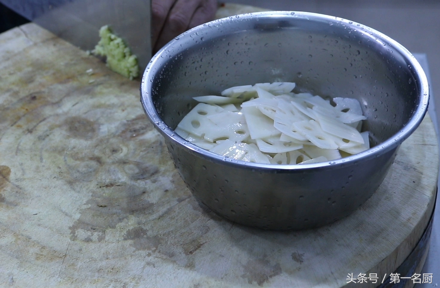 这才是莲藕最开胃的做法,家常凉拌莲藕的最正宗做法