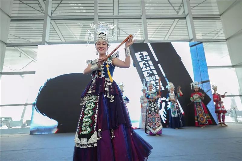 我看了很多场，玉屏的最特别……