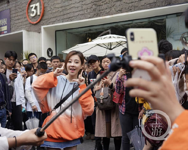 冯提莫万州形象大使,武汉斗鱼冯提莫