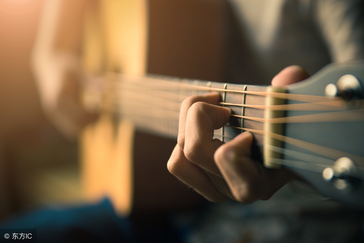 吉他制作鬼才梁庆宝：因为热爱，所以痴狂