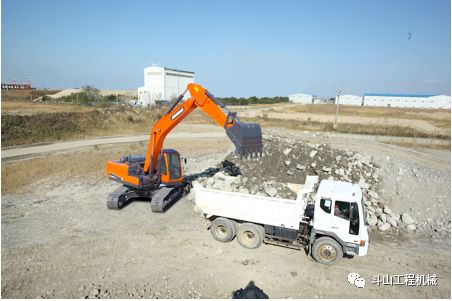 斗山dx230-9c和dx220-9c区别,斗山dx220-9c配什么液压泵调节器