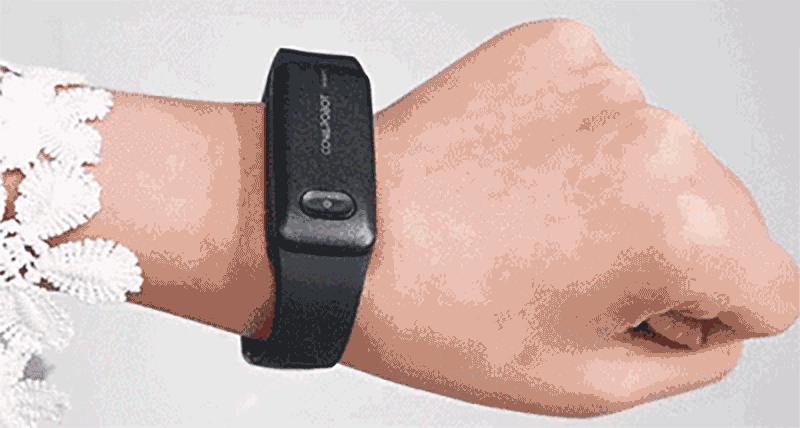 「小蟹趣玩」行李箱自动跟着你走，炫酷！