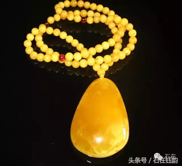 琥珀蜜蜡的真假用肉眼怎么鉴别,紫光灯鉴别翡翠蜜蜡琥珀