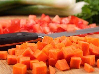 胡萝卜吃多了皮肤变黄会有危害吗,胡萝卜吃多了有什么坏处