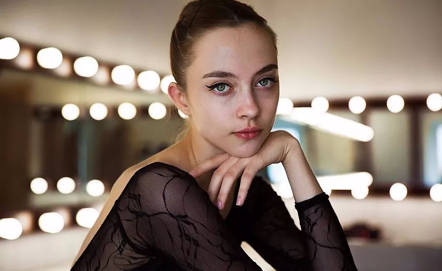 她搜集500个女神，组成世界美女地图，其中没有一张是网红脸