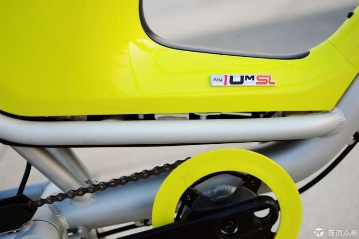 这才是真正的电动自行车,小牛评测特斯拉