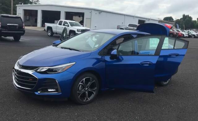 雪佛兰全新款中型suv,雪佛兰最新款suv概念车